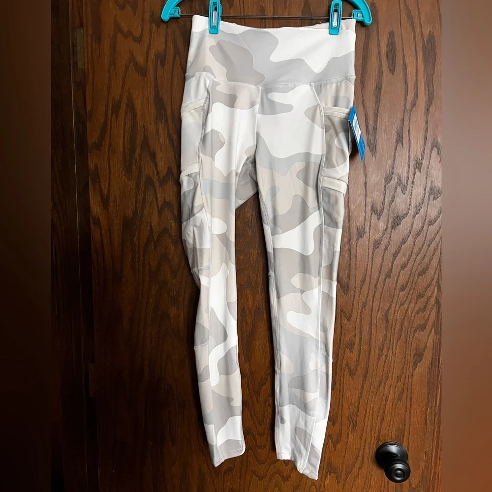 Columbia Omni-Shade Camo Leggings – Size Small – NWT - Picture 3 of 7